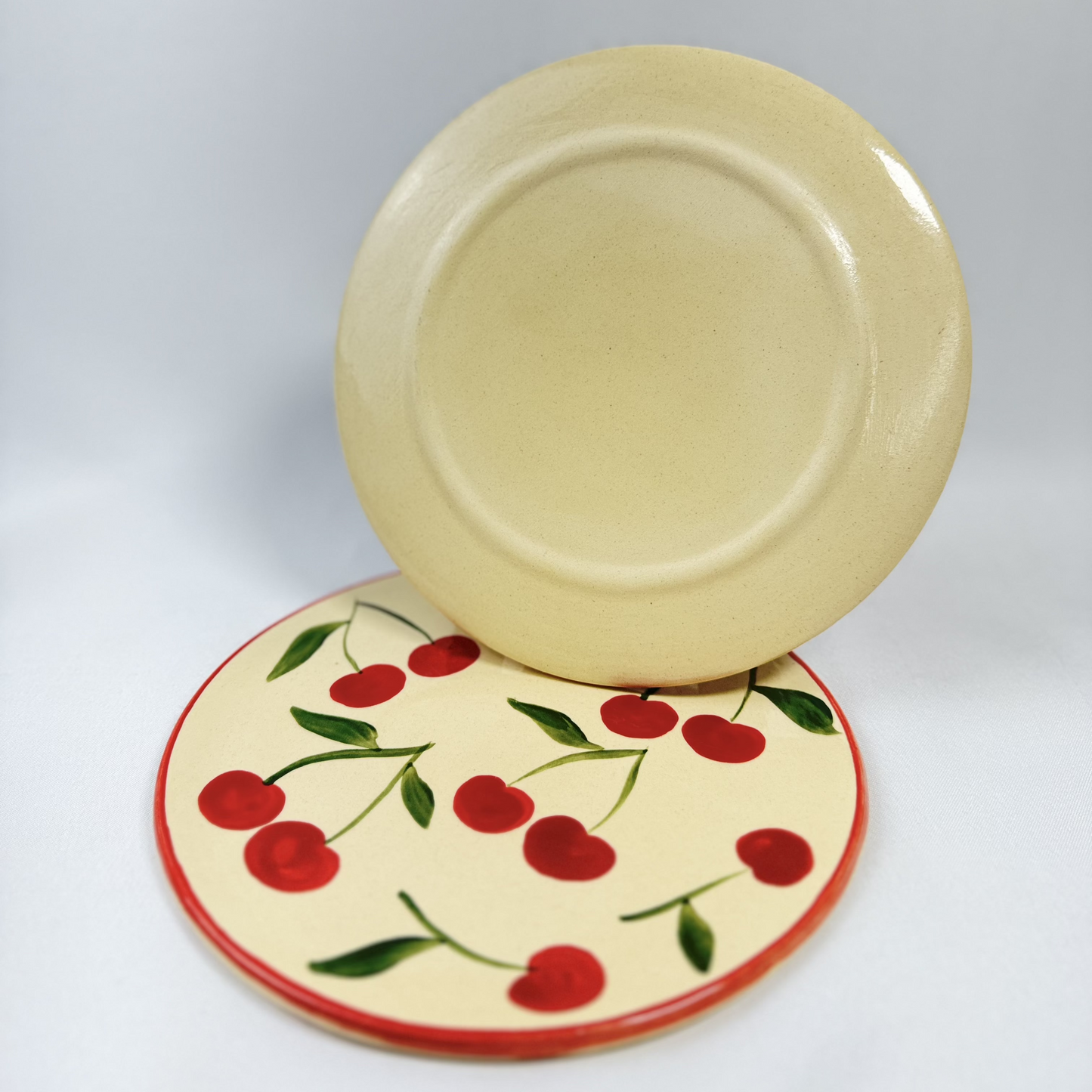 Plato de postre de cerezas