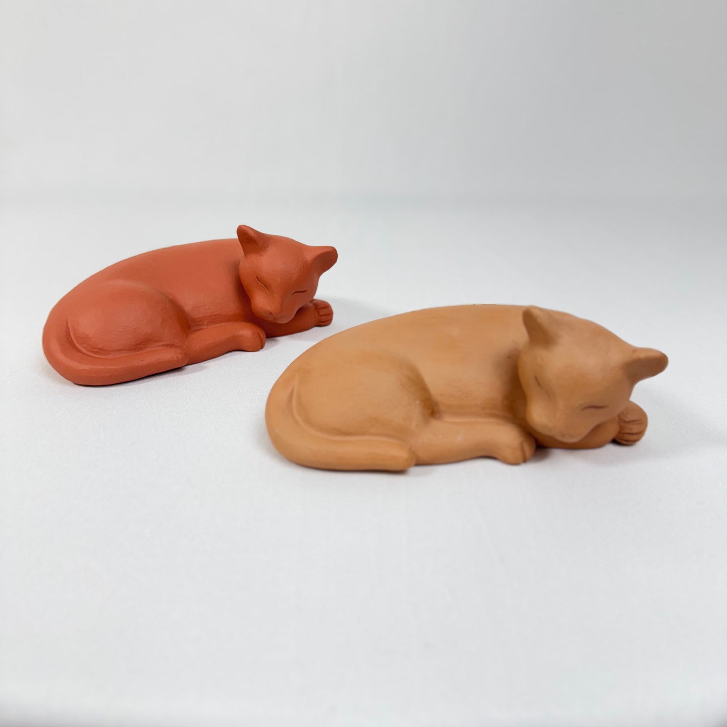 Escultura de un pequeño felino
