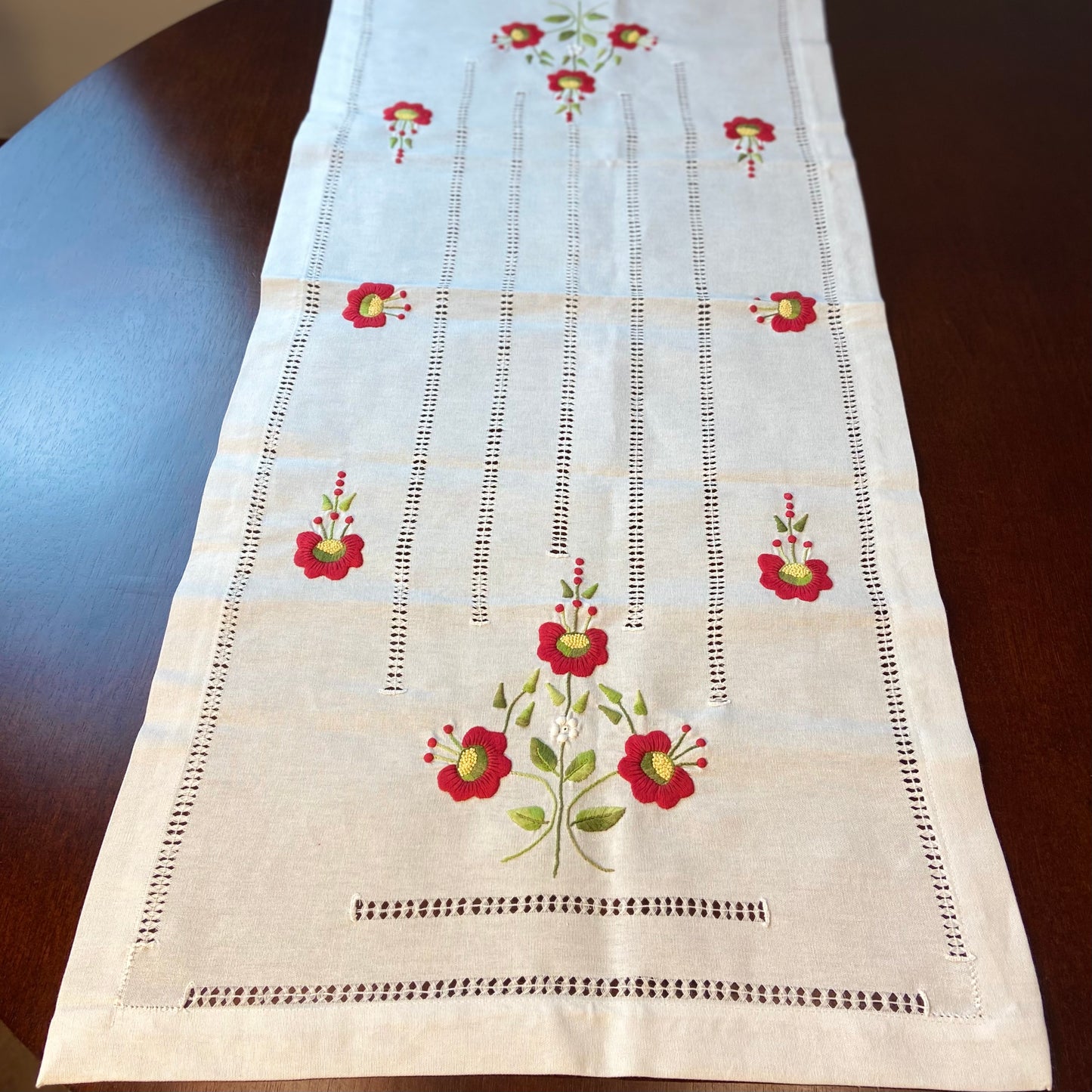 Camino de mesa Passira de 1,00 m, lino blanco, estampado floral rojo