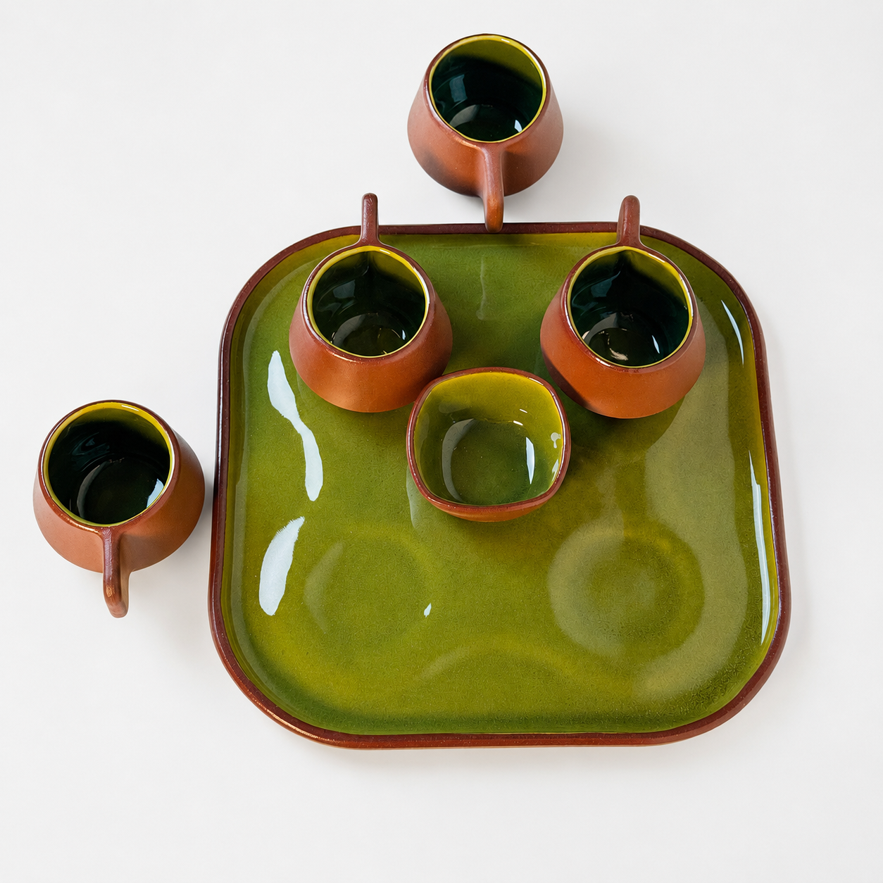 Conjunto Chanfro Verde com 4 Mini Xícaras 80 ml e Bandeja