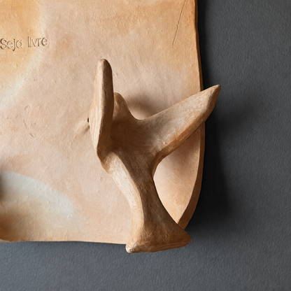 Escultura de Parede SEJA LIVRE com Pássaros e Beija-flor