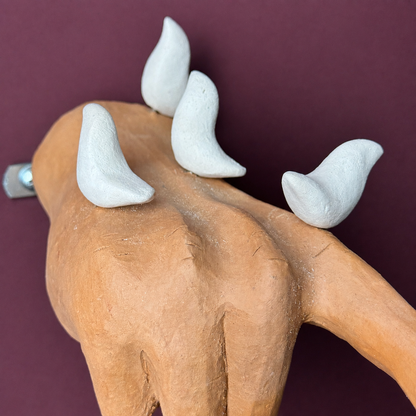 Escultura Mão de Deus com Pássaros em Cerâmica