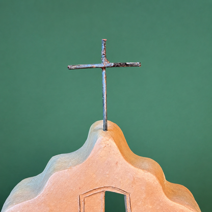 Escultura Igreja em Cerâmica com Pássaros e Porta-Vela