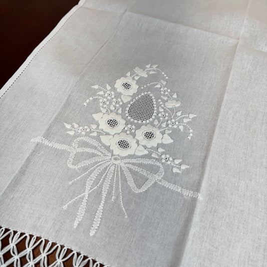 White Passira Face Towel with Macramé