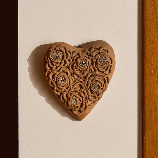 Escultura Coração com Flores