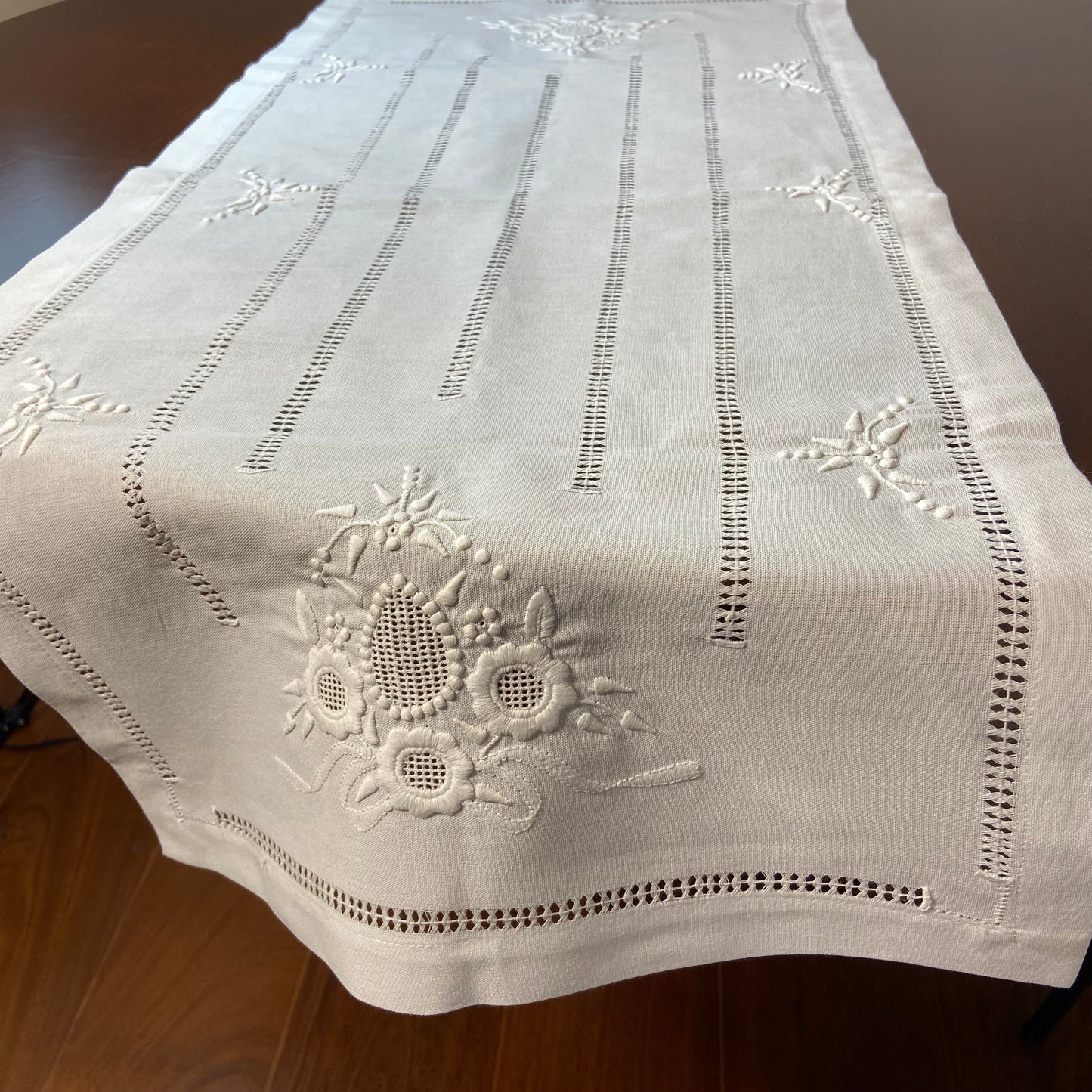 Passira Rectangular Table Runner 1.00m Linen and White Embroidery